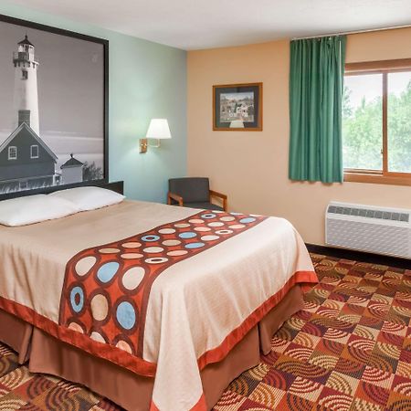 Super 8 By Wyndham Shipshewana Hotel Екстериор снимка