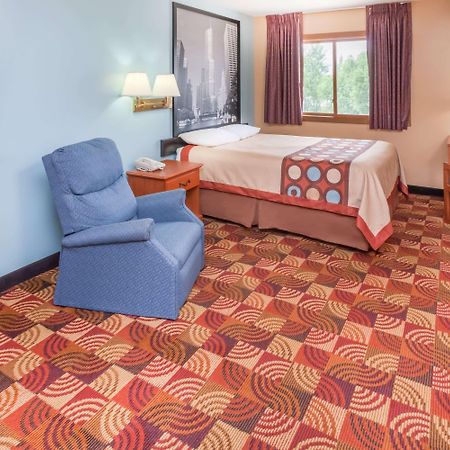 Super 8 By Wyndham Shipshewana Hotel Екстериор снимка