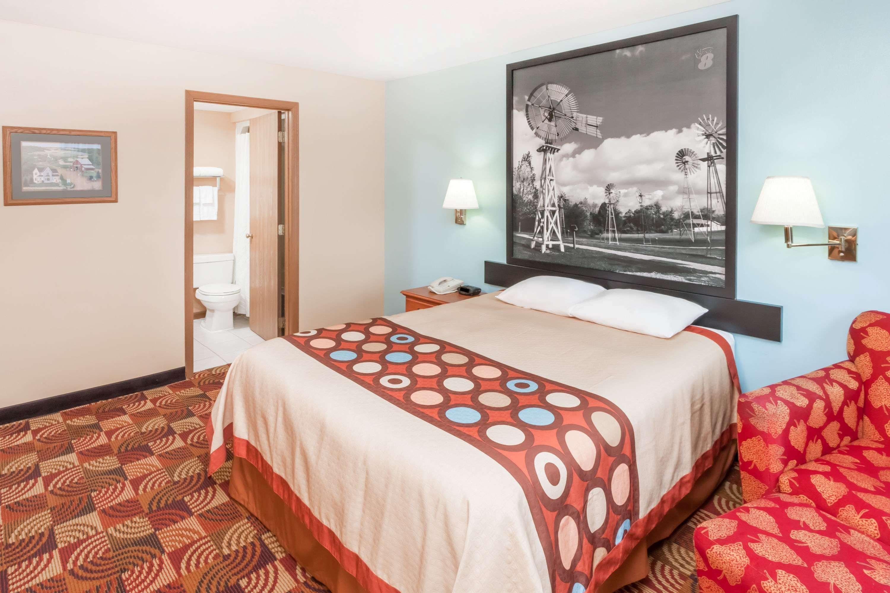 Super 8 By Wyndham Shipshewana Hotel Екстериор снимка