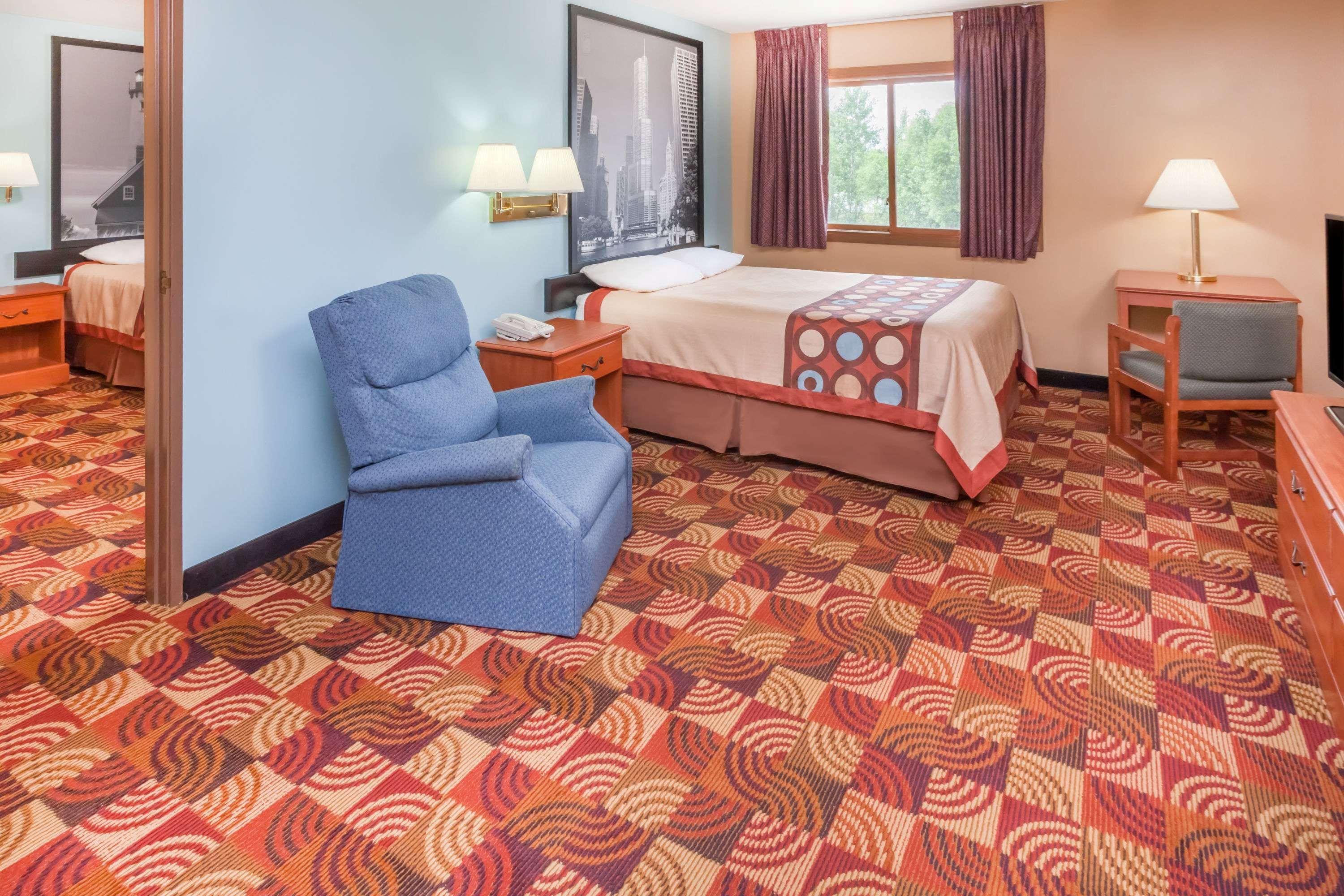 Super 8 By Wyndham Shipshewana Hotel Екстериор снимка